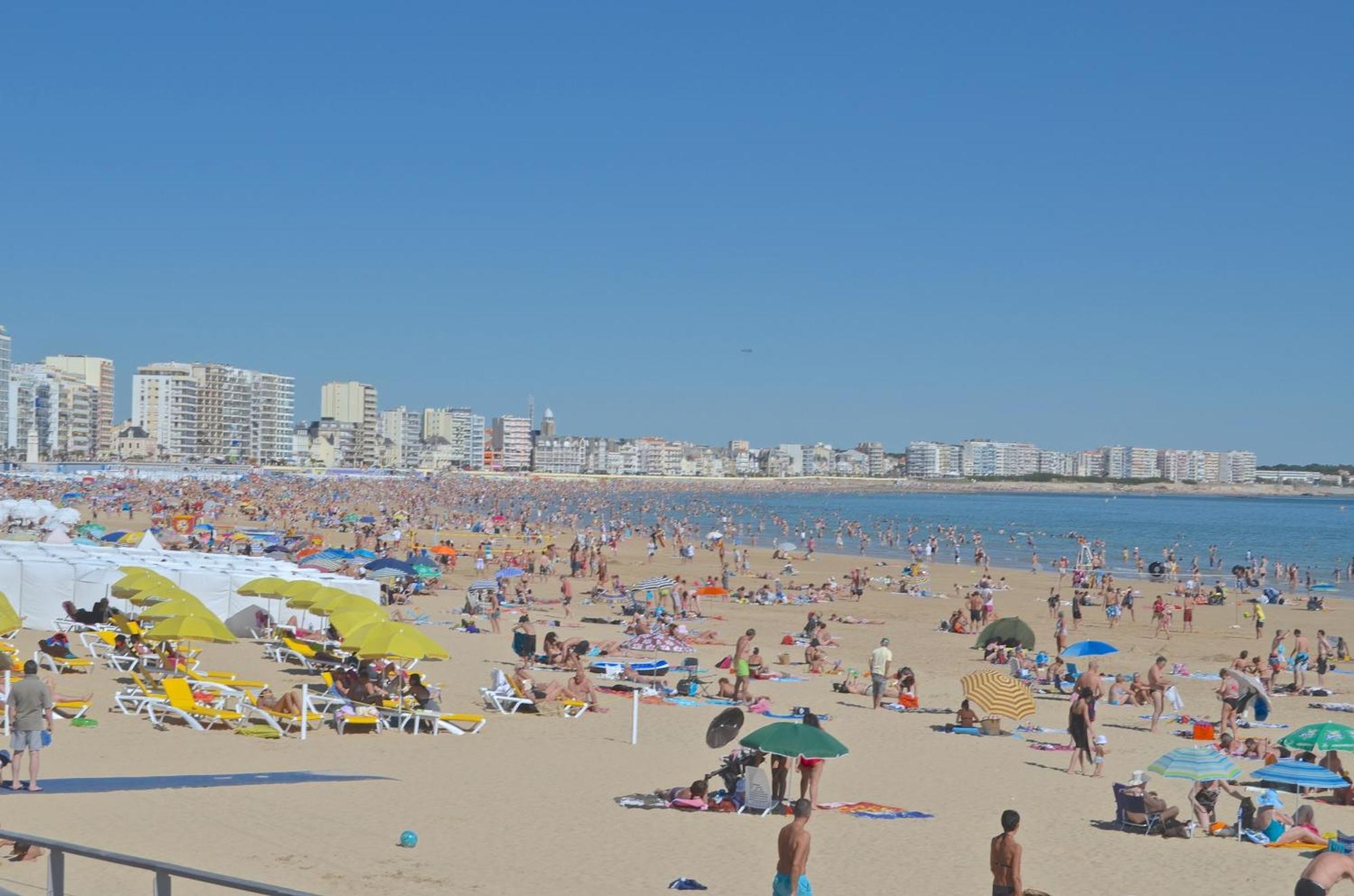 Appartements Front De Mer Sables D'Olonne Les Sables-dʼOlonne Exteriör bild