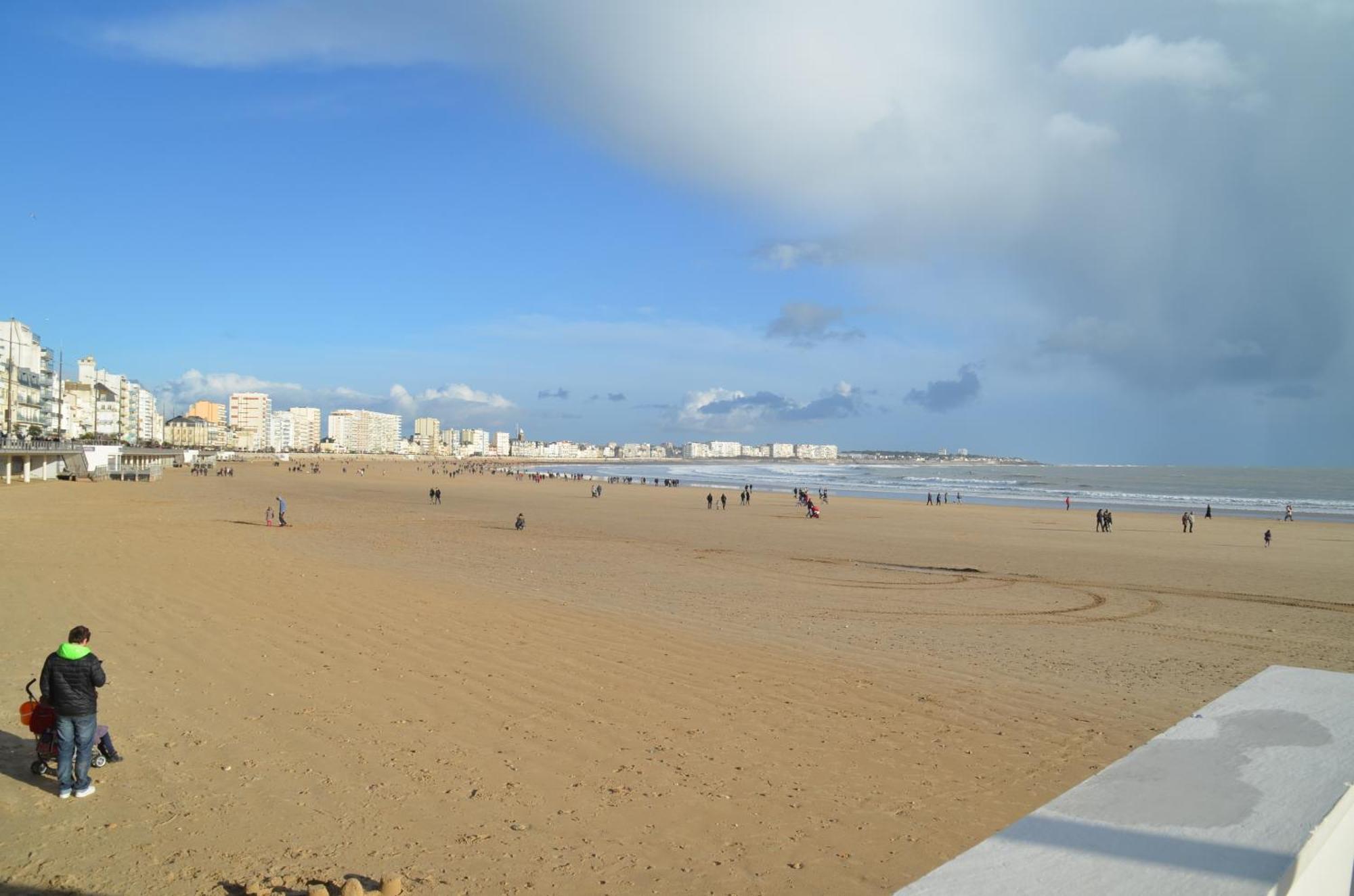 Appartements Front De Mer Sables D'Olonne Les Sables-dʼOlonne Exteriör bild